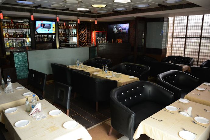 Imagen del bar/restaurante del Hotel Ajuba Residency. Foto 4