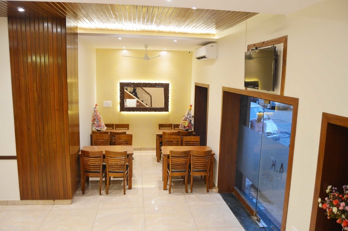 Imagen de los interiores del Hotel Ak International. Foto 10