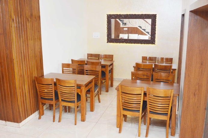 Imagen de los interiores del Hotel Ak International. Foto 11