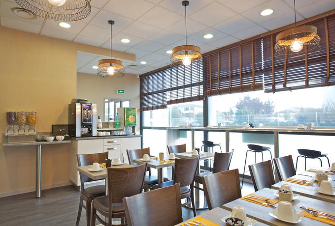 Imagen general del Hotel Aka Lodge Lyon Est. Foto 6