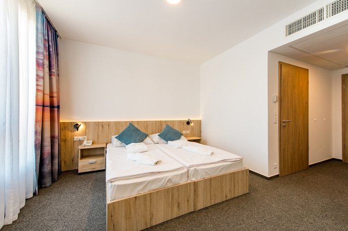 Imagen de la habitación del Hotel Akad&eacute;mia. Foto 8