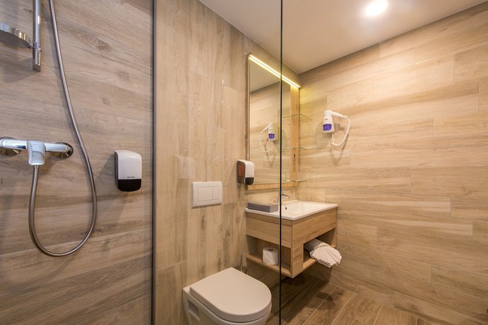 Imagen de la habitación del Hotel Akad&eacute;mia. Foto 11
