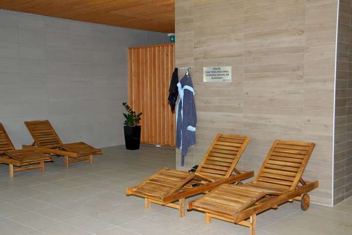 Imagen de la piscina del Hotel Akad&eacute;mia. Foto 20