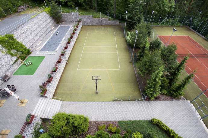 Imagen de la piscina del Hotel Akademie Naháč. Foto 20