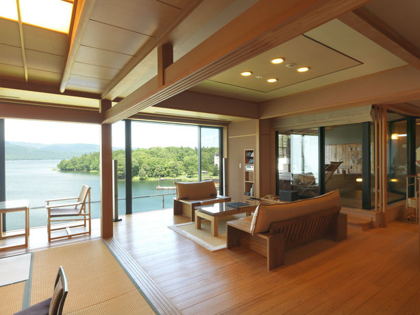 Imagen de la piscina del Hotel Akan Tsuruga Bessou Hinanoza. Foto 13
