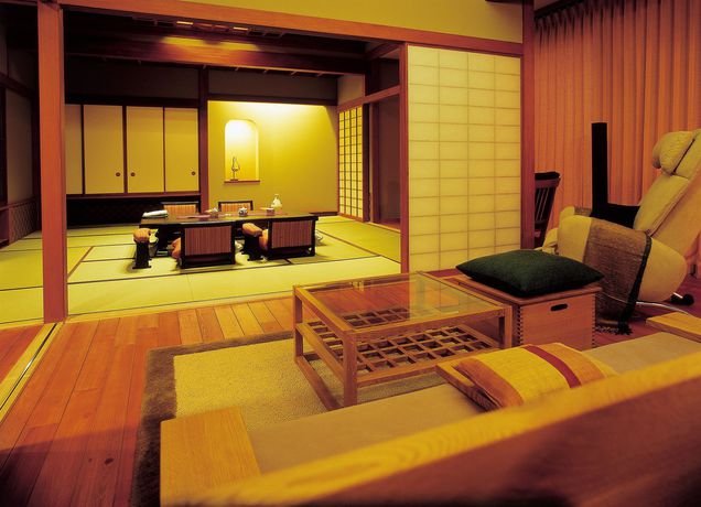 Imagen de los interiores del Hotel Akan Tsuruga Bessou Hinanoza. Foto 7