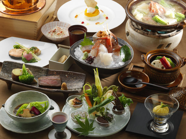 Imagen del bar/restaurante del Hotel Akan Tsuruga Bessou Hinanoza. Foto 1
