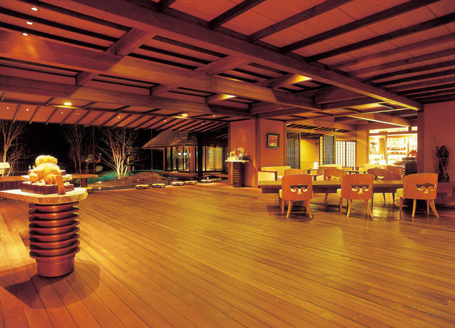Imagen de los interiores del Hotel Akan Tsuruga Bessou Hinanoza. Foto 12
