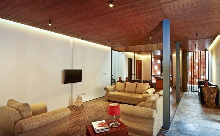 Imagen de los interiores del Hotel Akanaka. Foto 23