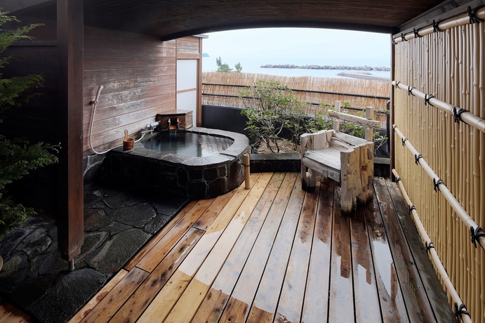 Imagen de la habitación del Hotel Akaneironoumi Arujisu. Foto 13