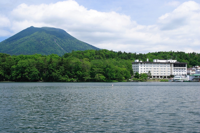 Imagen de los exteriores del Hotel Akankoso. Foto 10