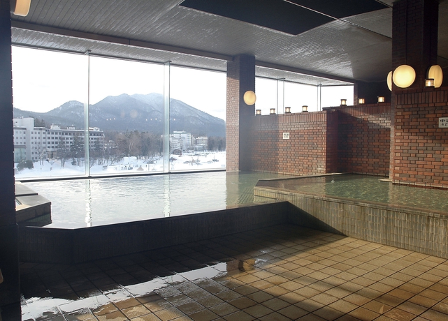 Imagen de la piscina del Hotel Akankoso. Foto 13
