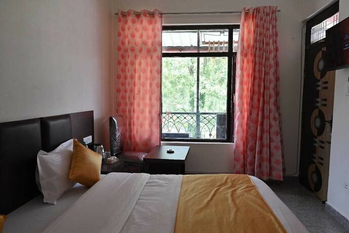 Imagen general del Hotel Akansha The Lake View. Foto 1