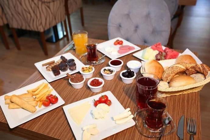 Imagen del bar/restaurante del Hotel Akar. Foto 3