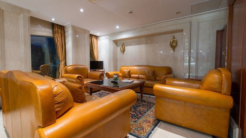 Imagen de los interiores del Hotel Akar International. Foto 12