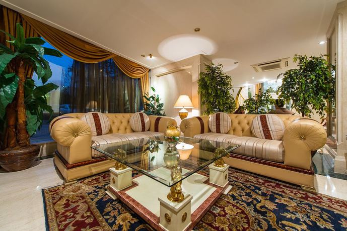 Imagen de los interiores del Hotel Akar International. Foto 13