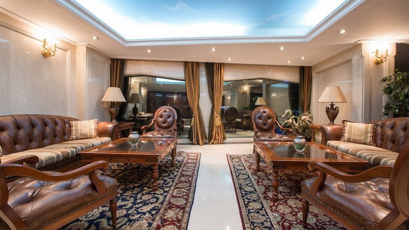 Imagen de los interiores del Hotel Akar International. Foto 16