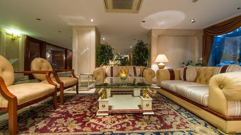 Imagen de los interiores del Hotel Akar International. Foto 19