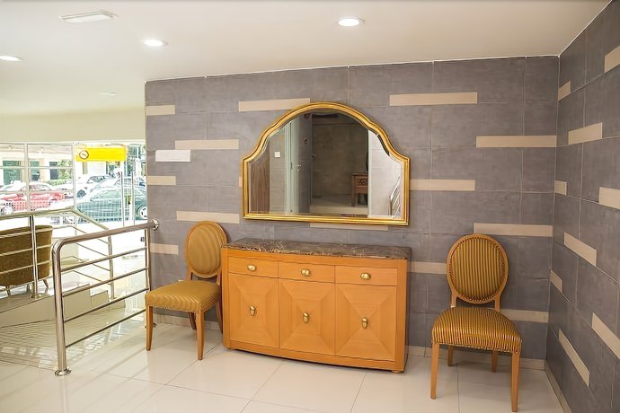 Imagen de los interiores del Hotel Akar Jalan Tar. Foto 18