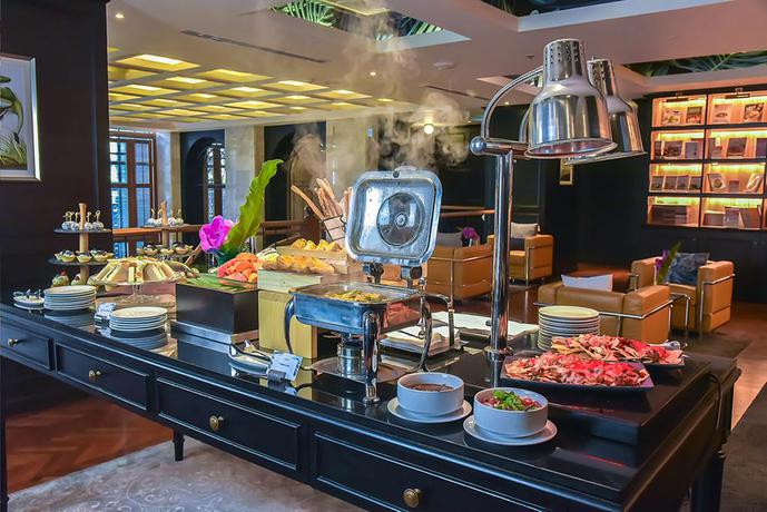 Imagen del bar/restaurante del Hotel Akara Bangkok. Foto 3