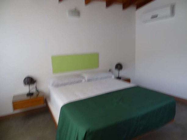 Imagen de la habitación del Hotel Akas Apartamentos. Foto 3