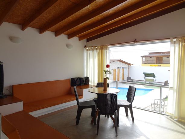 Imagen de la habitación del Hotel Akas Apartamentos. Foto 5