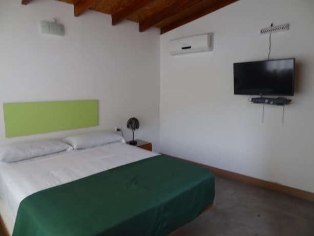 Imagen de la habitación del Hotel Akas Apartamentos. Foto 16