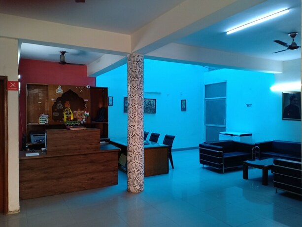 Imagen del bar/restaurante del Hotel Akash Palace. Foto 26