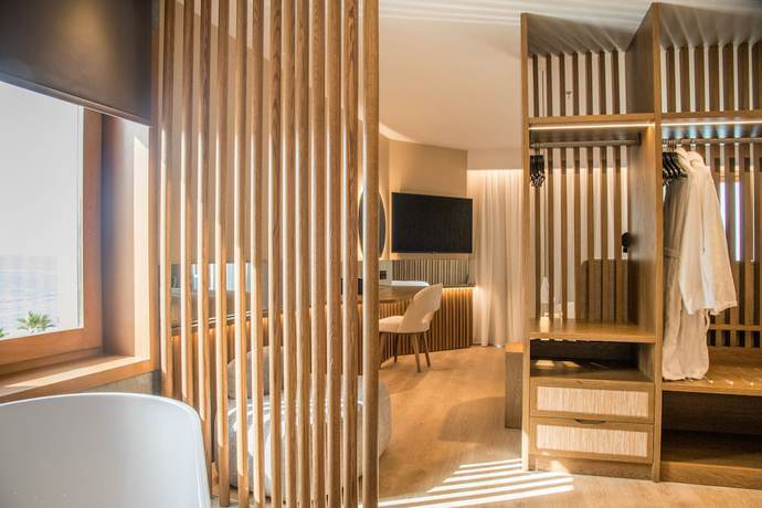 Imagen de la habitación del Hotel Akasha Beach and Spa. Foto 4