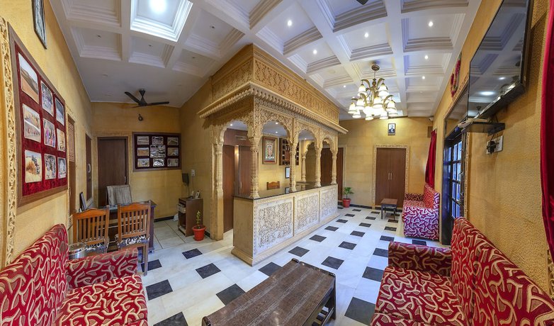 Imagen de los interiores del Hotel Akashdeep. Foto 19