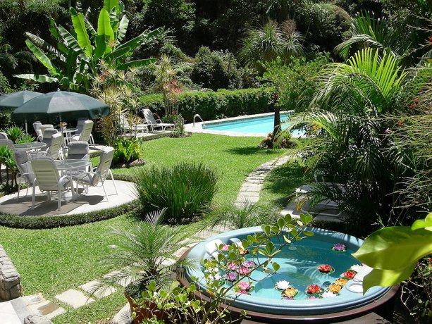 Imagen de la piscina del Hotel Akaskay. Foto 15