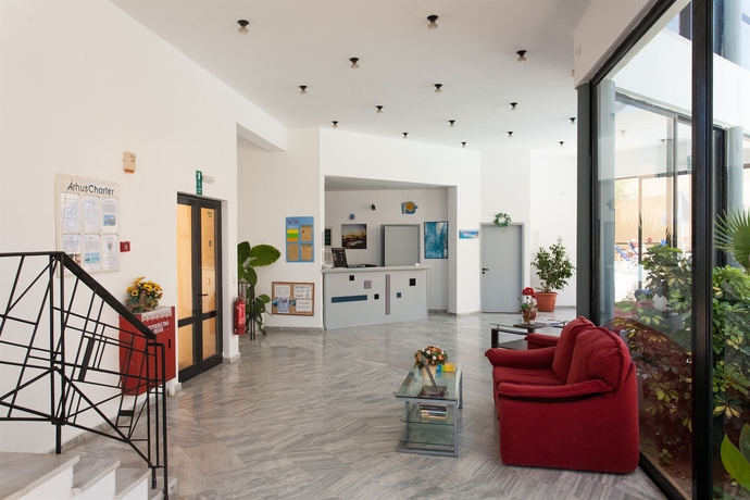 Imagen de los interiores del Hotel Akasti. Foto 14