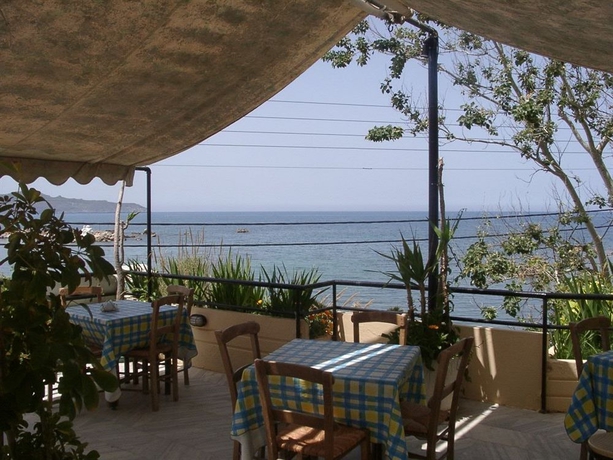 Imagen del bar/restaurante del Hotel Akasti. Foto 4