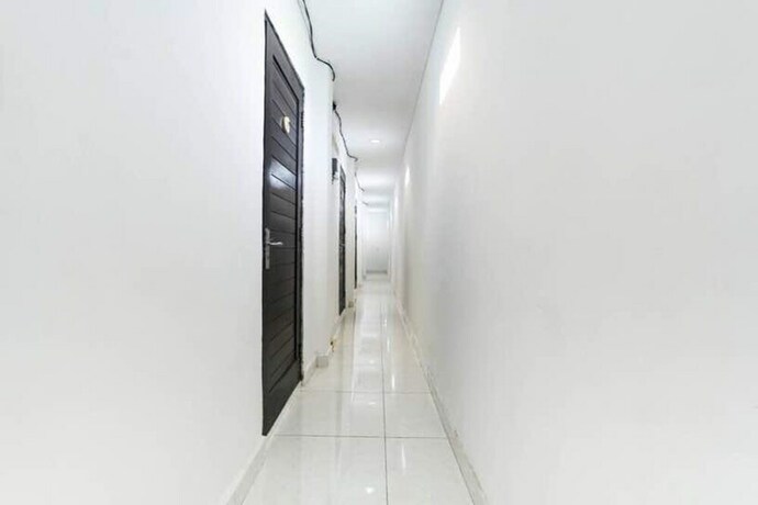 Imagen de los interiores del Hotel Akatara Stay Jimbaran. Foto 34