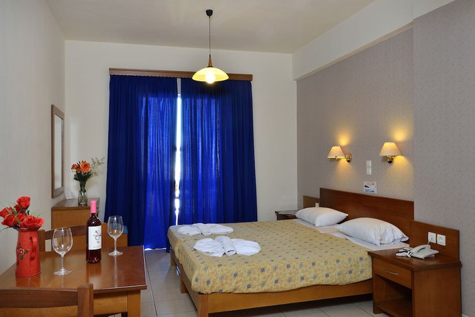 Imagen de la habitación del Hotel Akatos. Foto 4