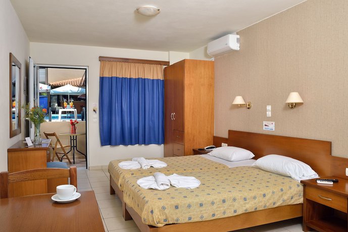 Imagen de la habitación del Hotel Akatos. Foto 5