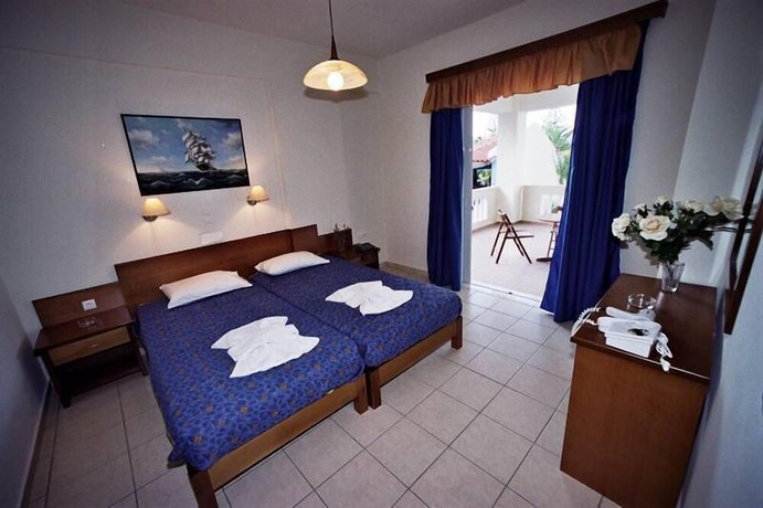 Imagen de la habitación del Hotel Akatos. Foto 6