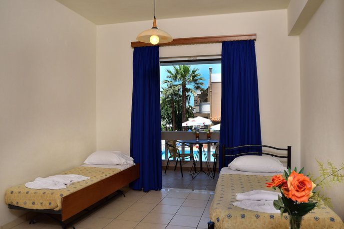Imagen de la habitación del Hotel Akatos. Foto 8
