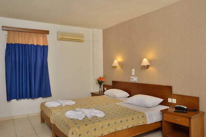 Imagen de la habitación del Hotel Akatos. Foto 13