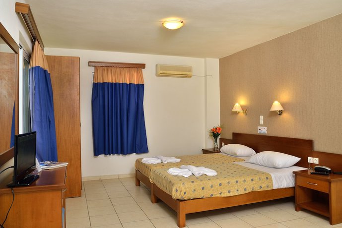 Imagen de la habitación del Hotel Akatos. Foto 15