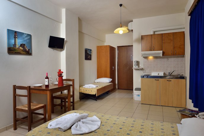 Imagen de la habitación del Hotel Akatos. Foto 16