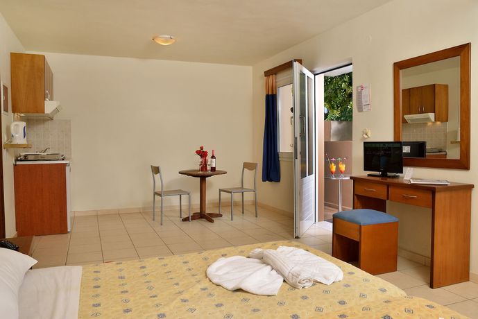 Imagen de la habitación del Hotel Akatos. Foto 18