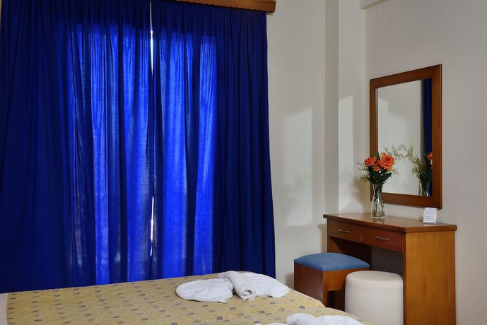 Imagen de la habitación del Hotel Akatos. Foto 19