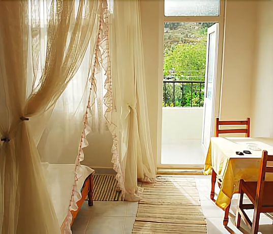 Imagen de la habitación del Hotel Akay. Foto 7