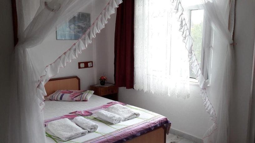 Imagen de la habitación del Hotel Akay. Foto 10