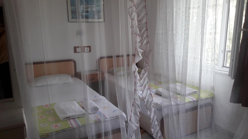Imagen de la habitación del Hotel Akay. Foto 11
