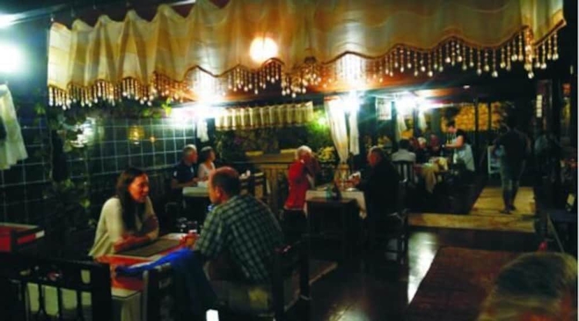 Imagen del bar/restaurante del Hotel Akay. Foto 2