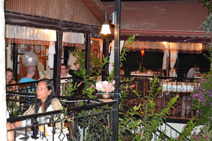 Imagen del bar/restaurante del Hotel Akay. Foto 4