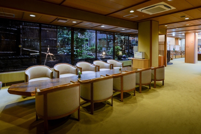 Imagen de los interiores del Hotel Akayu Onsen Gotenmori. Foto 16