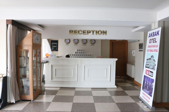 Imagen de los interiores del Hotel Akbak. Foto 19
